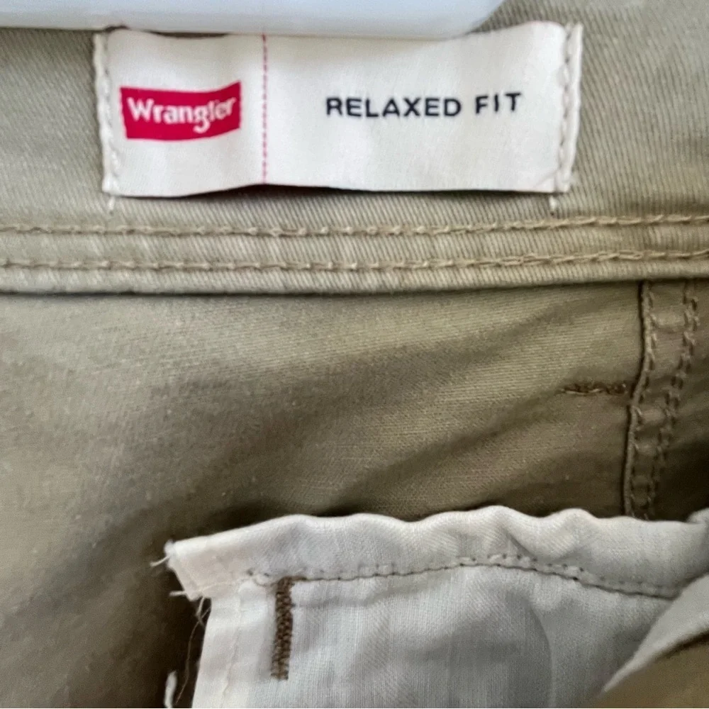 Wrangler Flex Fit Relaxed Fit Men's Khaki Cargo Pants 38 X 30 Stretch Comfort